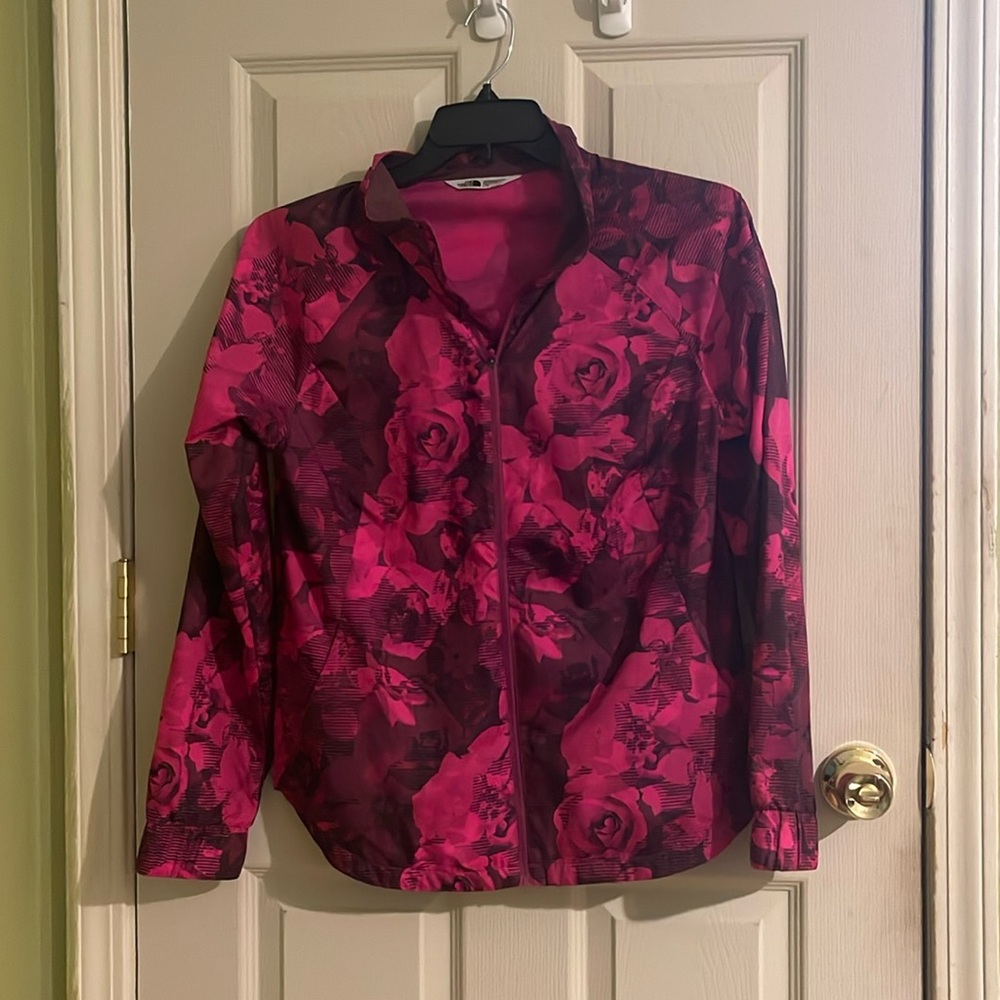 Like new Northface maroon and black zipper light weight jacket